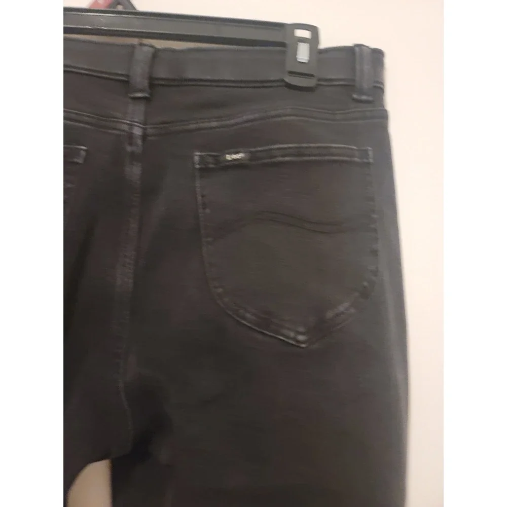 Lee Women's Slim Fit Skinny Leg Mid Rise Jeans 12 Short Stretch Dark Wash Black